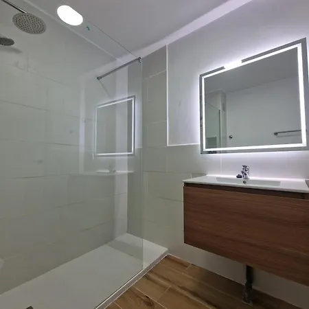 Lejlighed Ds Lealhomes, Patio And Terrace *