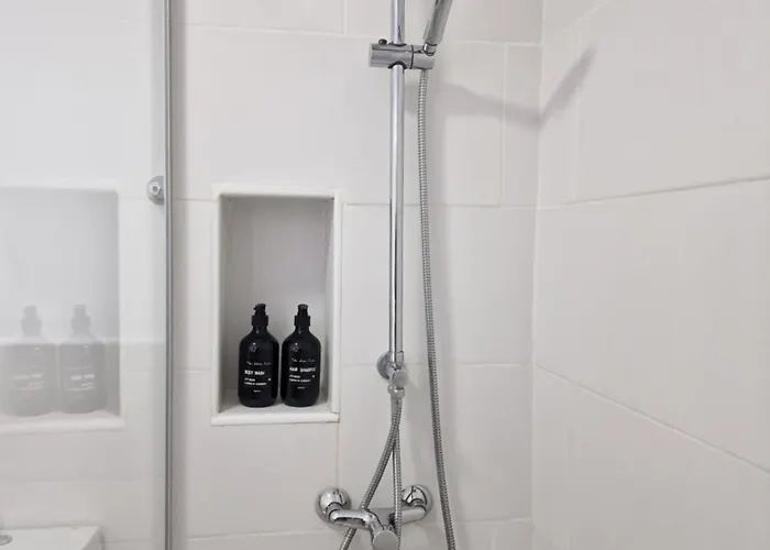 Ds Lealhomes, Patio And Terrace דירה